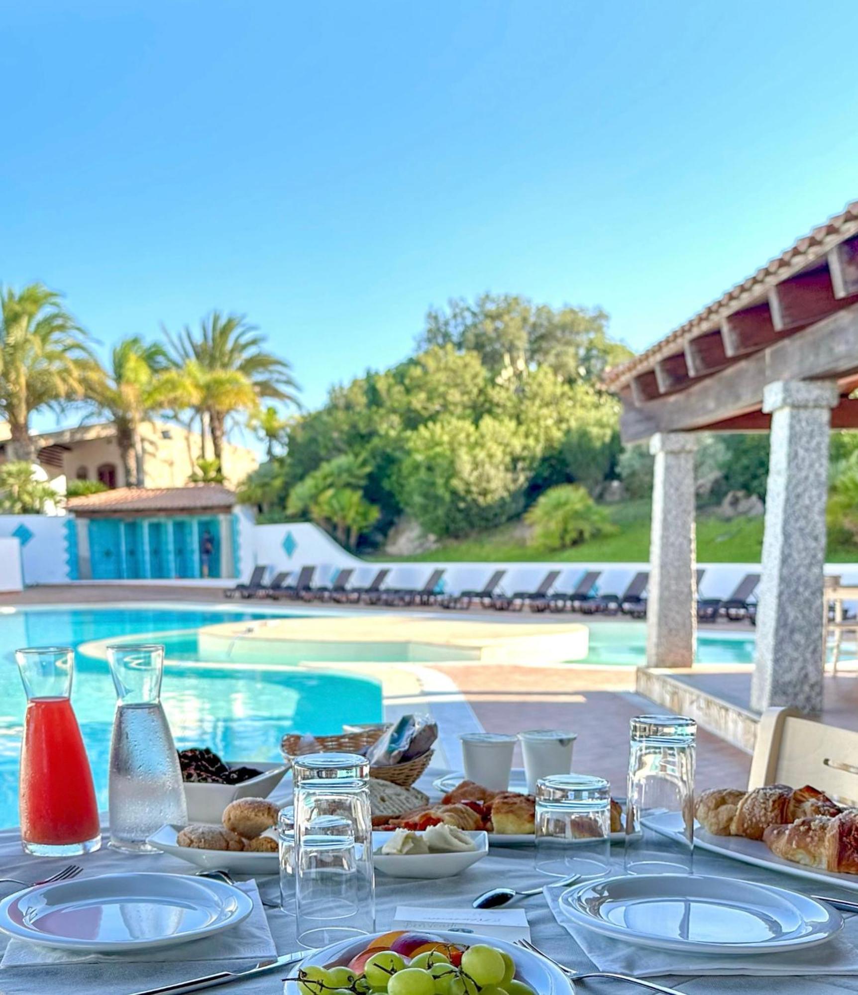 Le Rocce Antiche Hotel Resort SantʼAntìoco Exterior foto